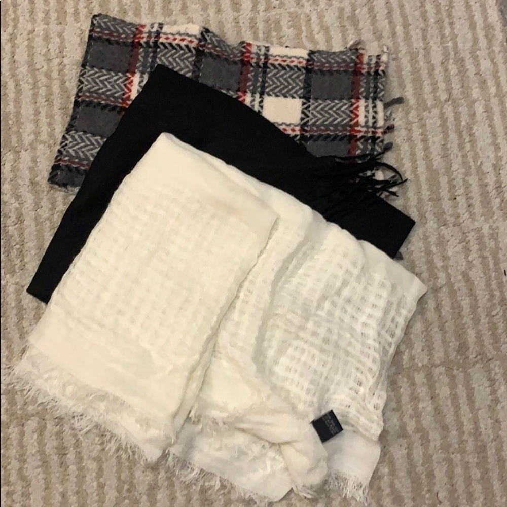3 woman’s wraps